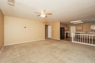 9855 Raven Field Dr in San Antonio, TX - Building Photo - Building Photo