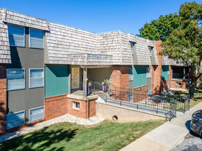 Heritage Ridge Apartments in Manhattan, KS - Building Photo - Building Photo