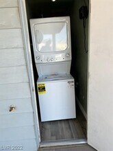 407 Republic St in Henderson, NV - Building Photo - Building Photo