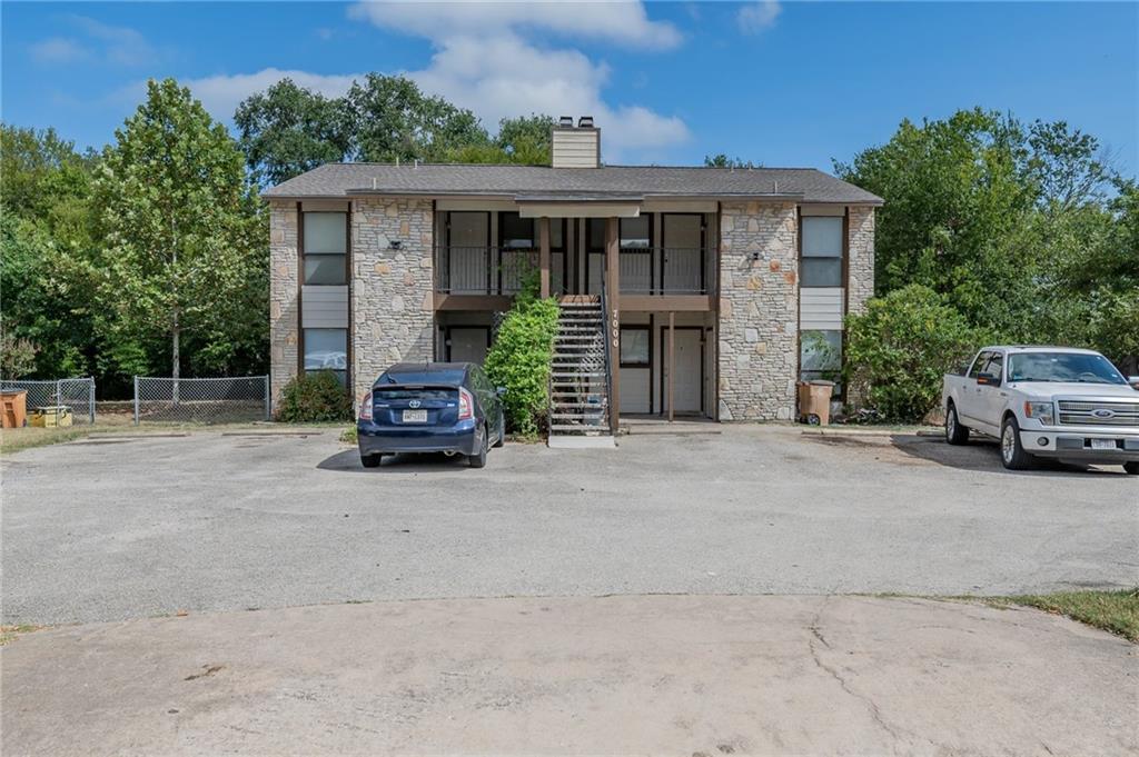 7000 Oak Meadow Cir in Austin, TX - Building Photo