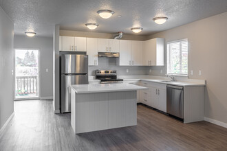 Forest Grove Townhomes in Forest Grove, OR - Foto de edificio - Interior Photo