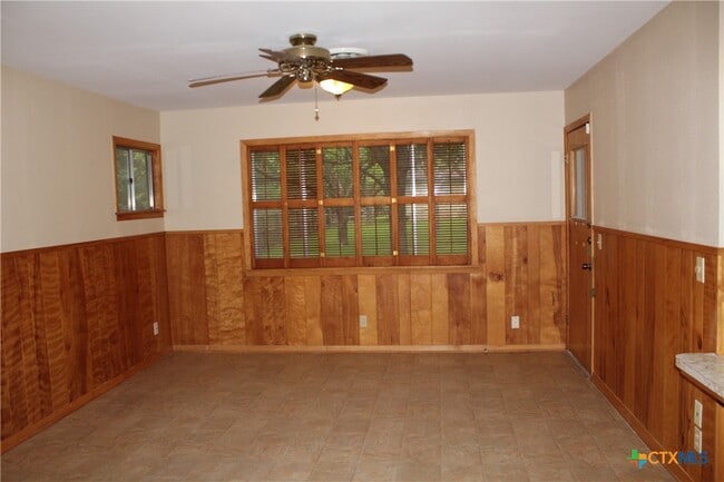property at 525 Beverly Ln