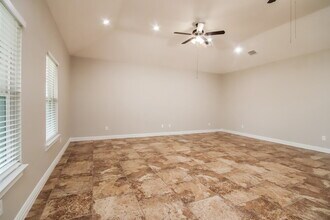 610 New London Dr in League City, TX - Building Photo - Building Photo