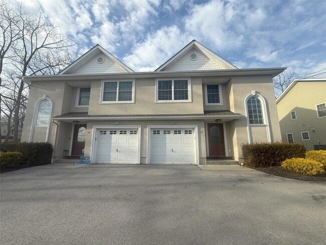 143 Montgomery St, Unit 13U-5 in Goshen, NY - Building Photo - Building Photo