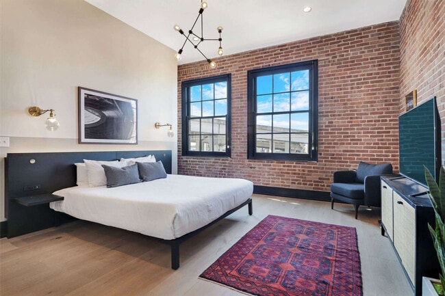 1148 S Peters St in New Orleans, LA - Foto de edificio - Building Photo