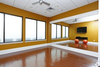 Cortland on South Eads in Arlington, VA - Building Photo - Interior Photo