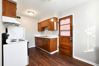 1705 Valley Forge Way-Unit -2 in Louisville, KY - Building Photo - Building Photo