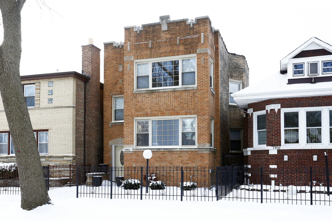 7952 S Chappel Ave in Chicago, IL - Foto de edificio