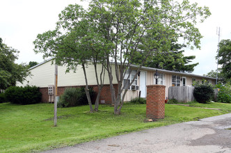 Lamplight Court Apartments in Orrville, OH - Building Photo - Primary Photo