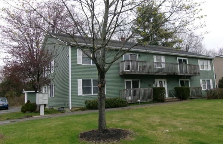 Hartley Apartments in Lewiston, ME - Building Photo