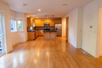 3038 NE 95th St in Seattle, WA - Building Photo - Building Photo
