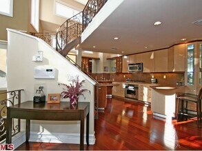 933 15th Street, Unit A in Santa Monica, CA - Building Photo - Building Photo