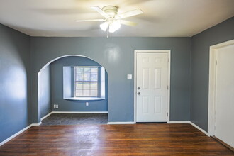 2331 Waverly Ave in San Antonio, TX - Building Photo - Building Photo