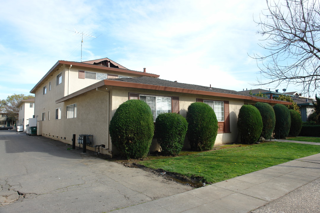 1342 Essex Way in San Jose, CA - Building Photo