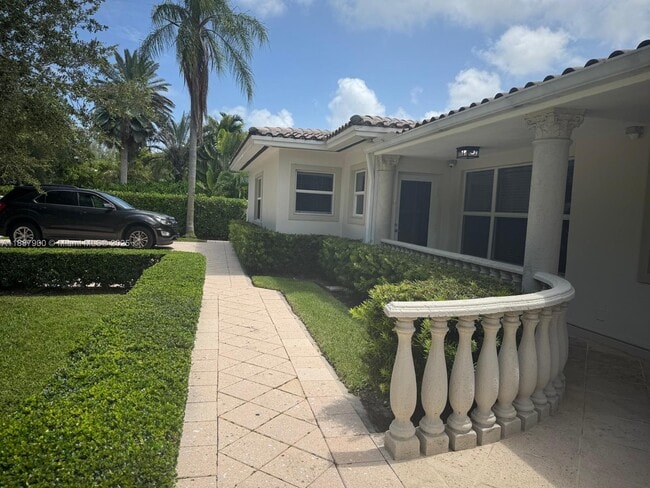 4804 University Dr in Miami, FL - Building Photo - Building Photo