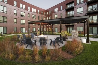 Crescent Apartments in Wauwatosa, WI - Building Photo - Building Photo