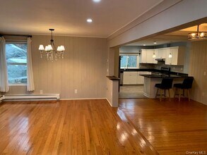 25 Evergreen Rd in Putnam Valley, NY - Building Photo - Building Photo