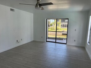 4712 SE 5th Pl in Cape Coral, FL - Building Photo - Building Photo