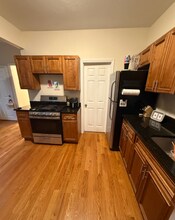 58 Medford St, Unit 1 in Somerville, MA - Building Photo - Building Photo