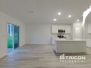 10746 Lishwood Wy in Jacksonville, FL - Building Photo - Building Photo