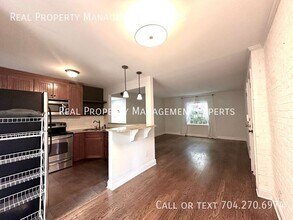 4921 Park Rd in Charlotte, NC - Building Photo - Building Photo