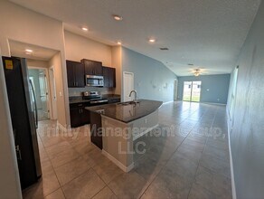 367 Argyll Dr in Spring Hill, FL - Building Photo - Building Photo