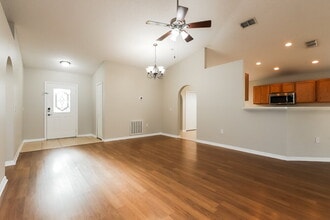 10303 Frog Pond Dr in Riverview, FL - Building Photo - Building Photo