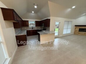 3802 Juniper Ct in Granbury, TX - Building Photo - Building Photo