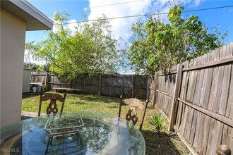 907 Laredo Ave in Lehigh Acres, FL - Building Photo - Building Photo