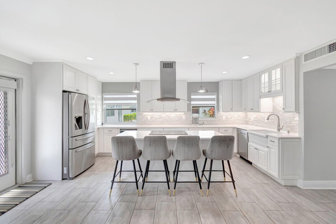 76 Waterford D in Delray Beach, FL - Building Photo
