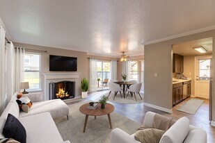 Seventeen Mile Drive Village Apartment Homes in Pacific Grove, CA - Building Photo