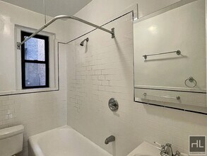 West 10th Street, Unit 5A in New York, NY - Foto de edificio - Building Photo