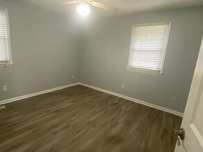 960 Thompson Rd in Four Oaks, NC - Building Photo - Building Photo