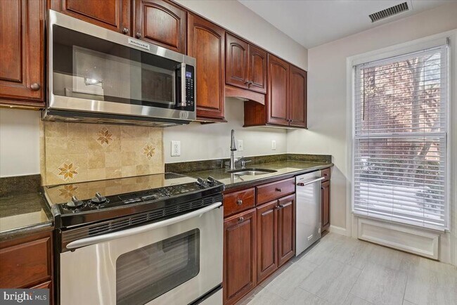 106 N Union St in Alexandria, VA - Building Photo - Building Photo