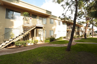 Shawnwood Forest Apartments in Chula Vista, CA - Building Photo - Building Photo