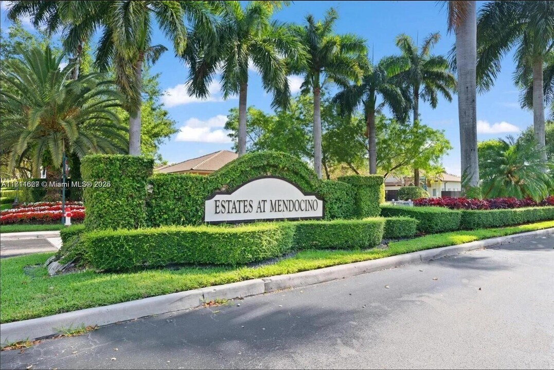 1080 NE 35th Ave in Homestead, FL - Building Photo
