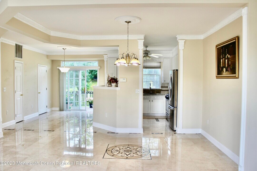 318 Bernard Dr in Morganville, NJ - Building Photo