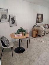 2725 Pond Dr in St. Francis, WI - Building Photo - Building Photo