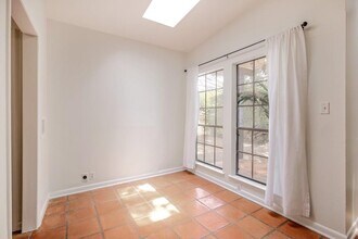 2909 Windsor Rd in Austin, TX - Building Photo - Building Photo