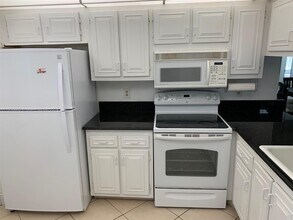 4801 Martinique Pl, Unit H1 UPDATED in Coconut Creek, FL - Foto de edificio - Building Photo