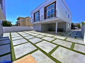 4627 W 18th St in Los Angeles, CA - Foto de edificio - Building Photo