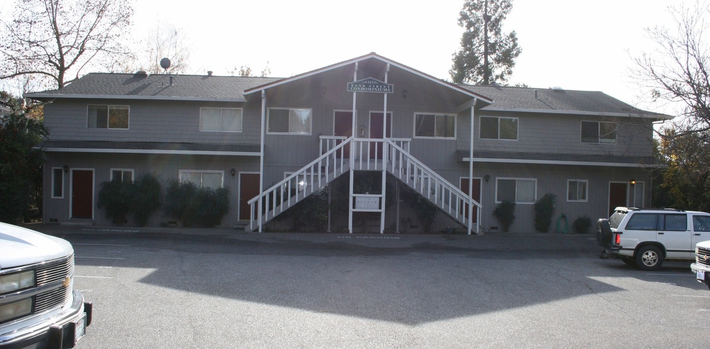 221 Bank St in Grass Valley, CA - Building Photo