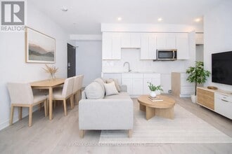 57 Carlisle St in St Catharines, ON - Building Photo - Building Photo