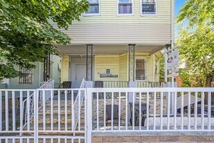 904 S 18th St in Newark, NJ - Building Photo