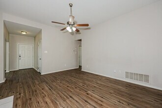 1308 Doris Dr in Mesquite, TX - Foto de edificio - Building Photo