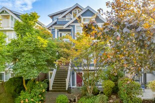 1614-1620 Grant St in Vancouver, BC - Building Photo