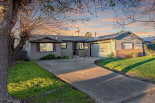 713 San Francis Ave in Stockton, CA - Building Photo