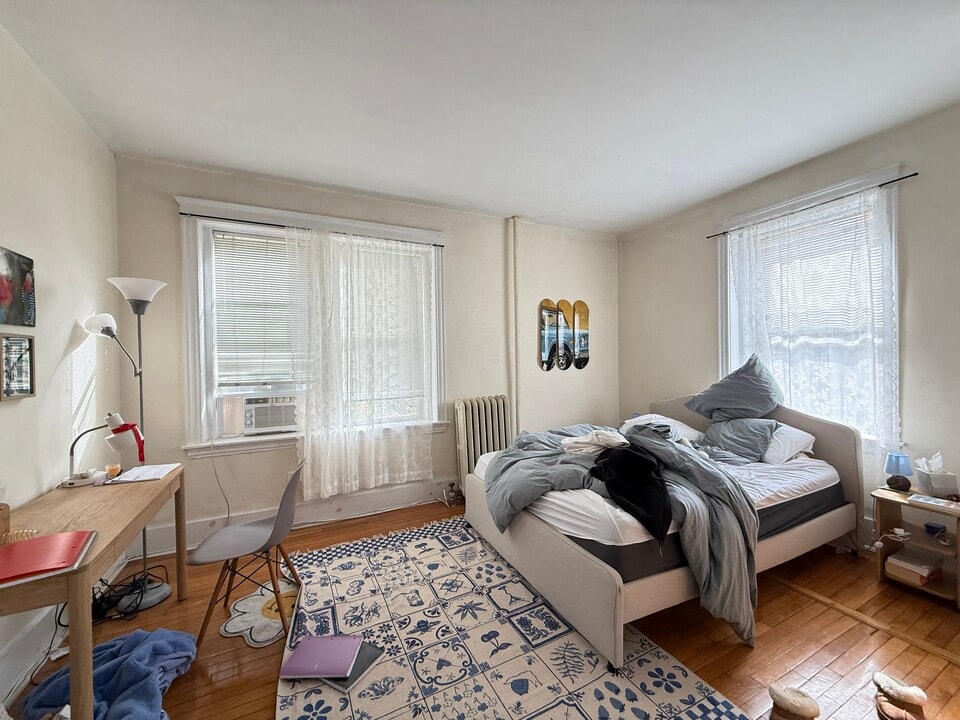 318 Saint Paul St, Unit 4 in Brookline, MA - Foto de edificio