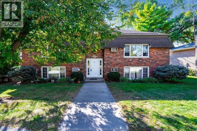 property at 25 Hillview Crescent