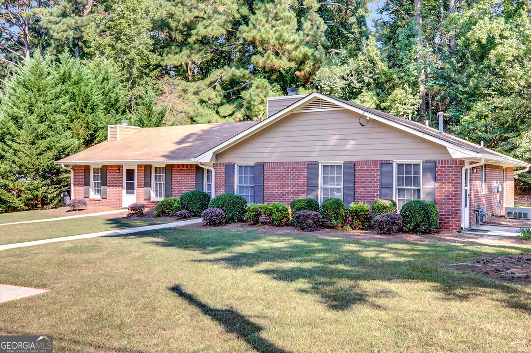 125 Belle Dr in Fayetteville, GA - Building Photo